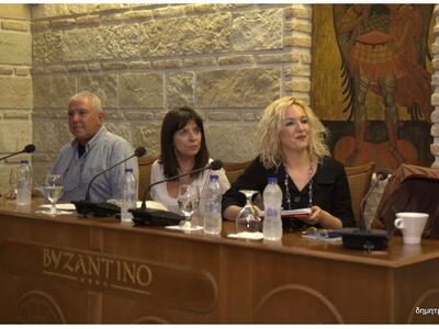 «Oι Αριβίστες» του Μάκη Σέργιου γέμισαν ...