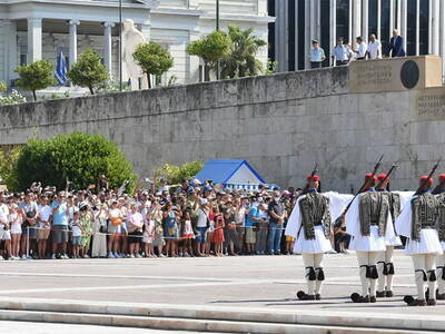 Αθήνα: Πάνω από 1.000 τουρίστες είδαν τη...