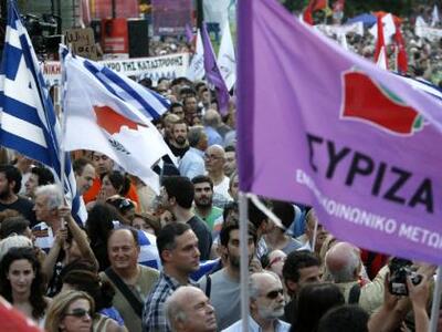 Στις πλατείες «κατεβάζει» την πρόταση μο...