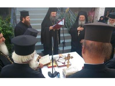 Αχαϊα: Εκατοντάδες πιστοί έσπευσαν στο Μ...