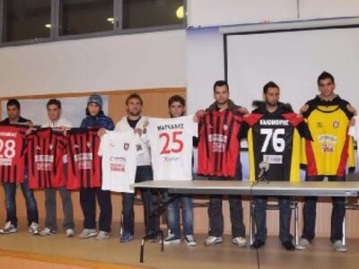 Οι "κοκκινόμαυροι" φρουροί της Πάτρας