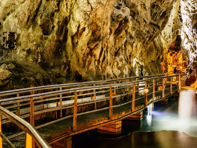 Καλάβρυτα: Μια υπέροχη βόλτα στο Σπήλαιο...