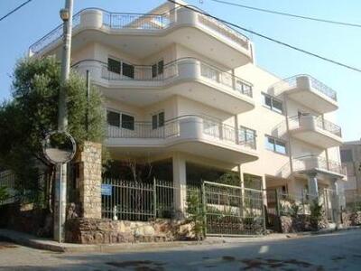 New York Times: Αγοράστε ακίνητα στην Ελ...