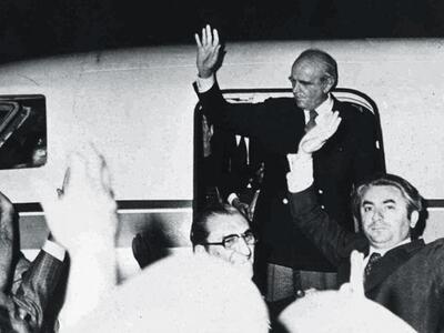 ΣΑΝ ΣΗΜΕΡΑ η αποκατάσταση της Δημοκρατία...