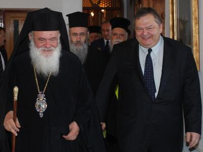 Σε αγώνα δρόμου ο Βενιζέλος για το Μνημό...