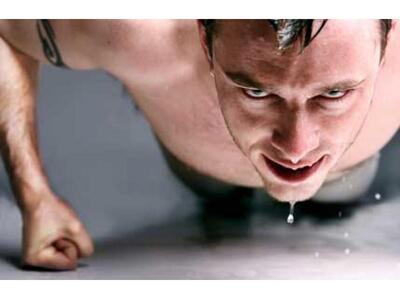 Οι άνδρες ιδρώνουν περισσότερο  από τις γυναίκες