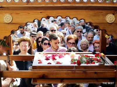 Έγινε η περιφορά του πιο ιδιαίτερου Επιτ...