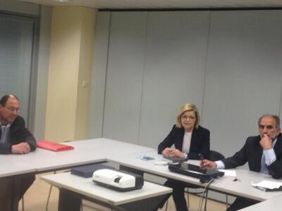 Στενότερη συνεργασία μεταξύ της Περιφέρε...