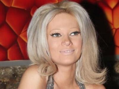 Η Τζούλια έτοιμη να κατακτήσει τη....Βουλή!!!