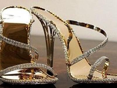 Ψηλοτάκουνα από ατόφιο χρυσάφι και 2.200...