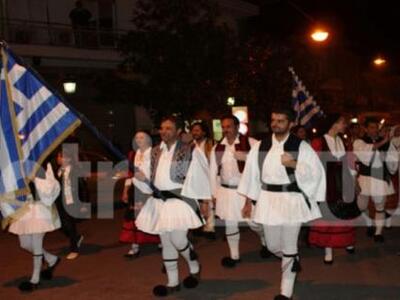 Ηλεία: Αναβίωσε το έθιμο της Λαμπαδηφορί...