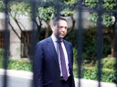 Στουρνάρας: Τα ρίχνει στις... συγκυρίες ...