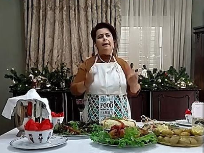 Κοτόπουλο γεμιστό, με baby πατατούλες κα...