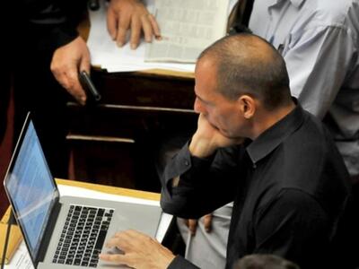 Ο Βαρουφάκης κάνει λόγο για σύγχυση και ...