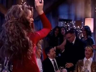 Το αισθησιακό τσιφτετέλι της Αιγιώτισσας...