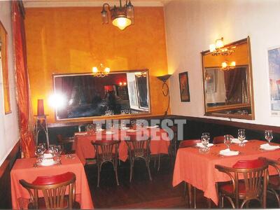 Η απίθανη ατμοσφαιρική αίθουσα.