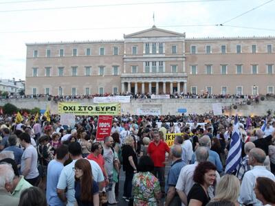 Mεγάλη συγκέντρωση στο Σύνταγμα- ΣΥΡΙΖΑ:...