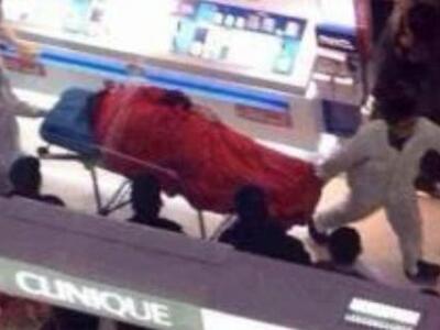 Απίστευτο! Δεν άντεξε να συνεχίσει τα ψώ...