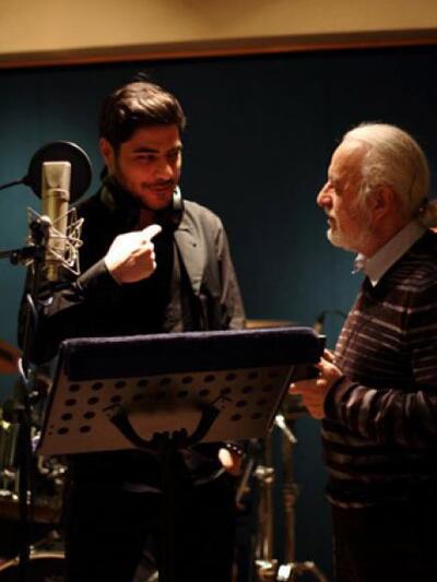 Με τον Νότη Μαυρουδή, τον πρώτο του δάσκ...