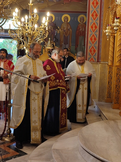 Πάτρα - Φώτο: Ο Επίσκοπος Κερνίτσης κ. Χρύσανθος παρέστη στον Μεθέορτο Εσπερινό του Ιερού Ναού Αγίου Αιμιλιανού