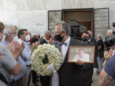 Ηλίας Νικολακόπουλος: Τελευταίο αντίο στ...