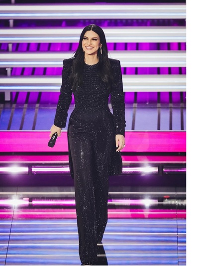 Λαμπερό σύνολο Giorgio Armani Privé που...