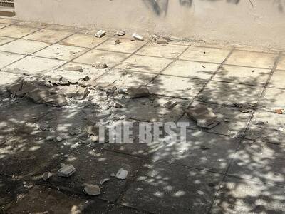 Πάτρα: Έπεσαν σοβάδες στο κέντρο