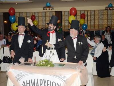 Με επιτυχία η μασκέ χοροεσπερίδα της Πολ...