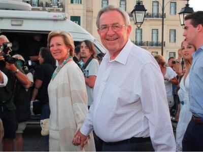 Στο πλευρό των... Αγανακτισμένων και ο π...