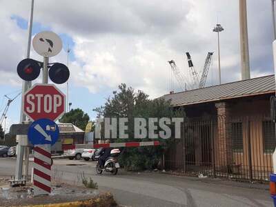 Πάτρα ΤΩΡΑ: Κόλλησαν οι μπάρες του προασ...