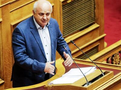 Νίκος Καραθανασόπουλος: Στάχτη στα μάτια...