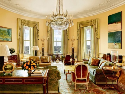 Η άλλη πλευρά του Yellow Oval Room