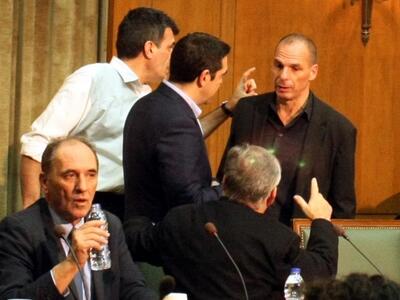 Έρευνα της Public Issue : 6 στους 10 βλέ...