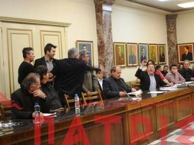 Πύργος: Παραλίγο να πιαστούν στα χέρια μ...