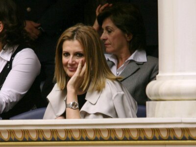 Η Άντα αθόρυβα, στην μικρή Αφγανή