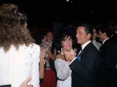 Λιζ Τέιλορ και Valentino στη Ρώμη το 1991 