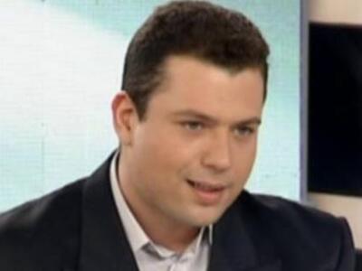 Tελείωσε σχολή μηχανικών αυτοκινήτων, αλ...