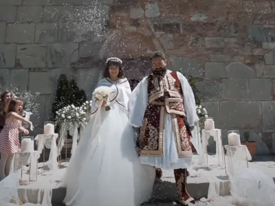 Παντρεύτηκαν ντυμένοι με στολές του 1821!