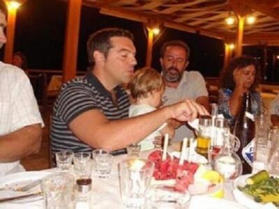 O Aλέξης Τσίπρας σε παλαιότερα στιγμιότυ...
