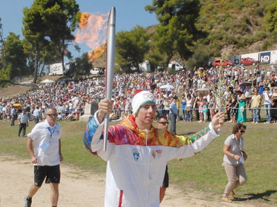 Ο Γιάννης Αντωνίου πρώτος Λαμπαδηδρόμος ...