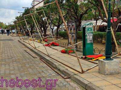 Στήνονται οι πάγκοι για τους μπουναμάδες...