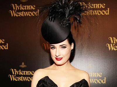 H Dita Von Teese στα εγκαίνια του καταστ...