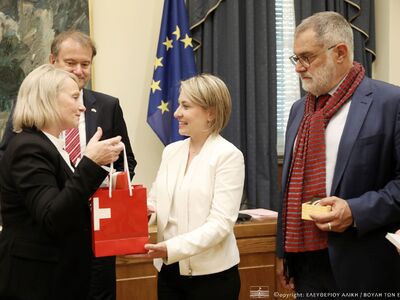 Στην Ελλάδα Ελβετοί Βουλευτές μετά από ε...