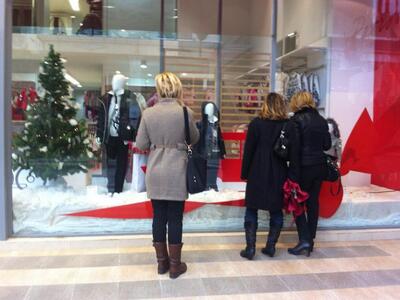 H γιορτινή Κυριακή της αγοράς -Ανοικτά  ...