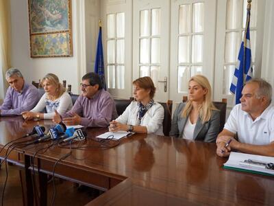 Στιγμιότυπο από τη σημερινή συνέντευξη τύπου