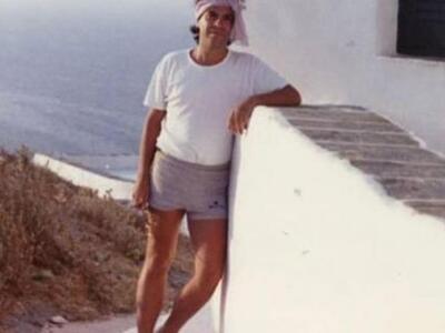 Ο νέος με το ροζ φουλάρι είναι υπουργός ...