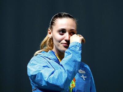 Δείτε την απονομή του χρυσού στην Άννα Κ...