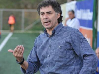 Ζήκος: "Το πρωτάθλημα έχει ακόμα πο...