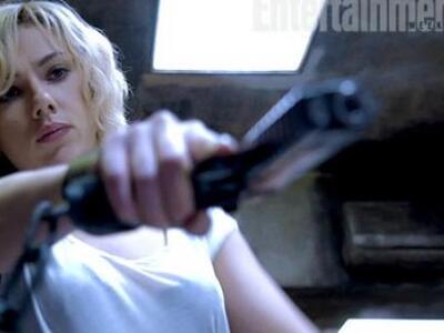 Η πρώτη φωτογραφία της Scarlett Johansso...