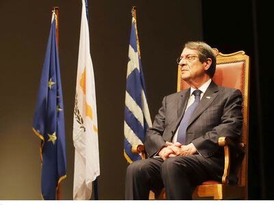Η Κύπρος ανακαλεί 26 «χρυσά διαβατήρια» 